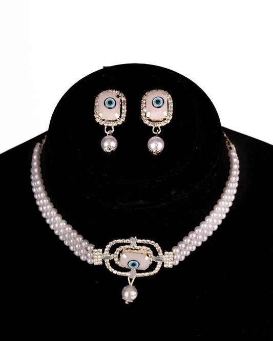 Pearl Shield Elegance Set - Where Vintage Pearls Meet Modern Glam