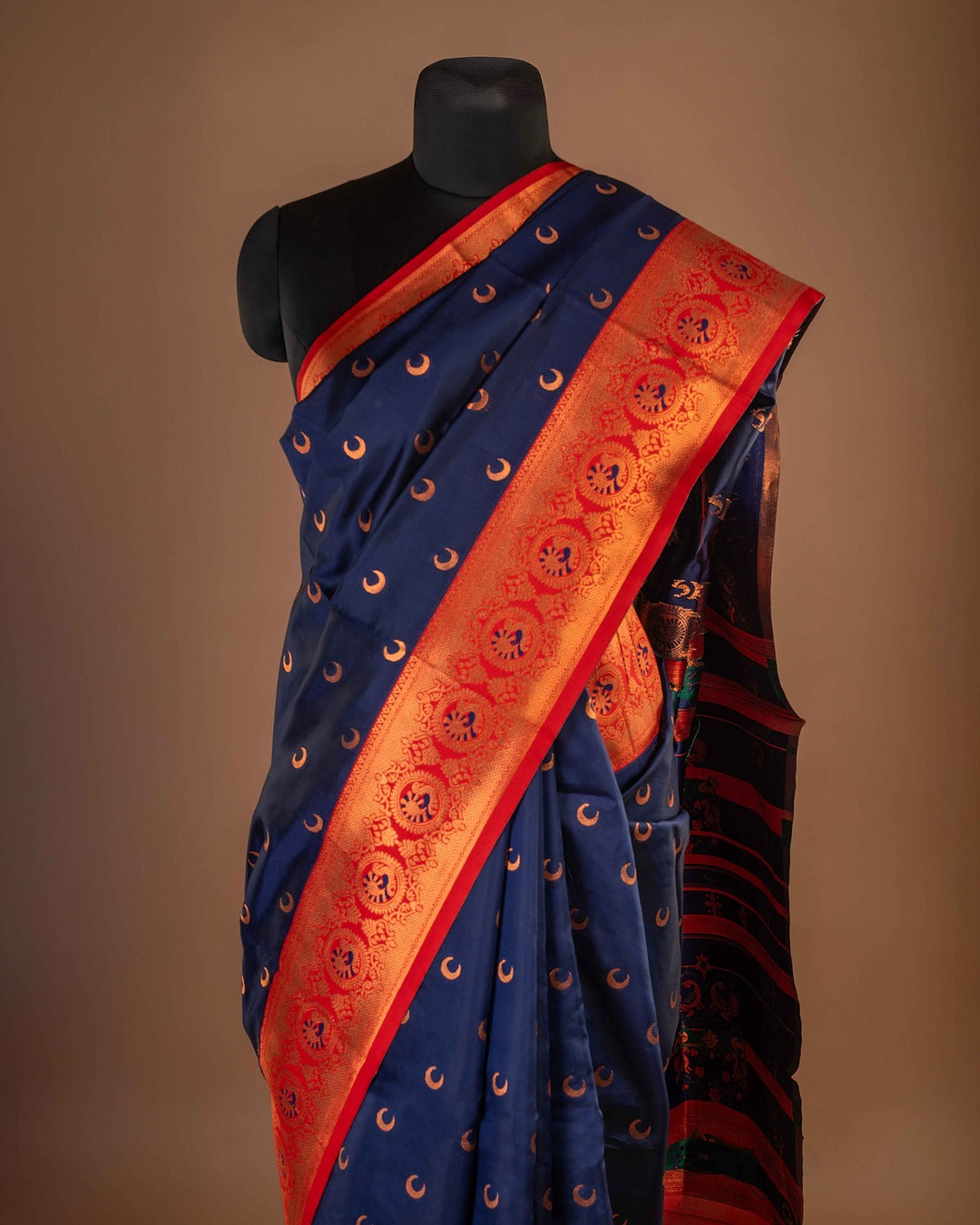 Kanya Kathaa β Royal Blue Paithani Saree with Red Border & Traditional Zari Work