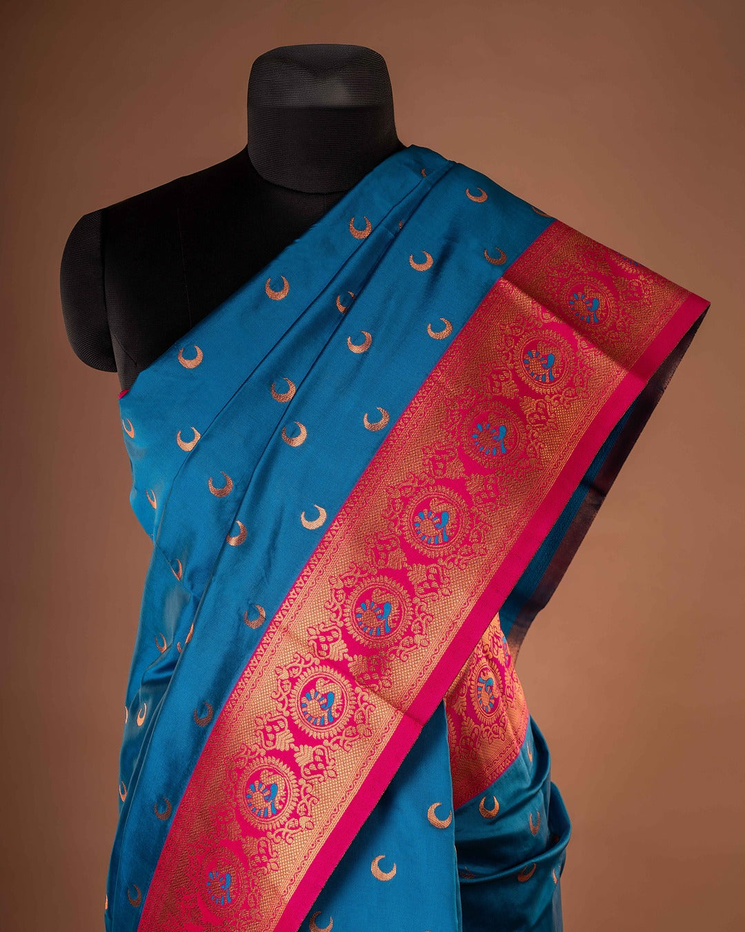 Kanya Kathaa β Peacock Blue Paithani Saree with Pink Border & Golden Zari