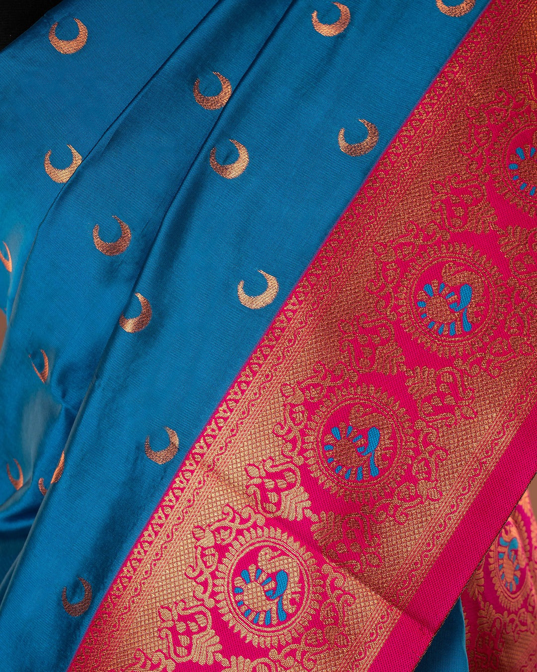 Kanya Kathaa β Peacock Blue Paithani Saree with Pink Border & Golden Zari
