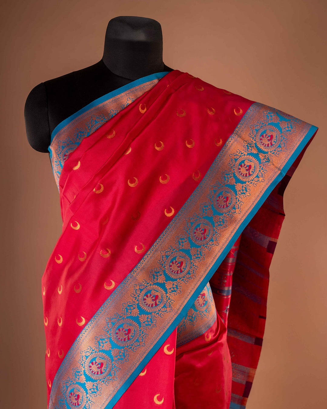 Kanya Kathaa β Red Paithani Saree with Blue Border & Golden Zari