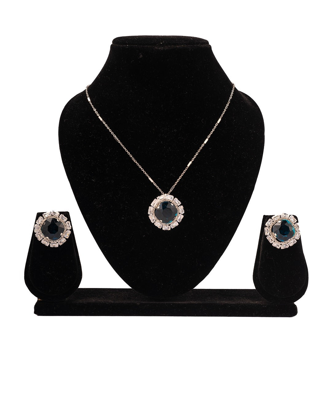 Elegance Necklace Set — Where Vintage Meets Modern Grace
