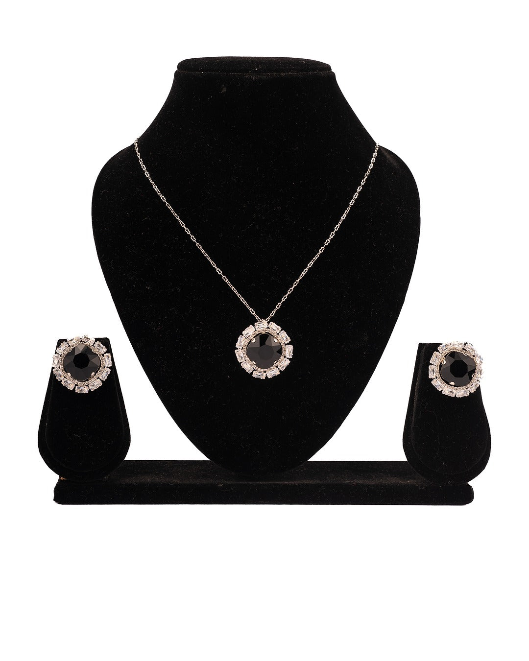 Elegance Necklace Set — Where Vintage Meets Modern Grace