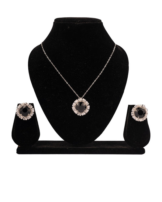 Elegance Necklace Set — Where Vintage Meets Modern Grace