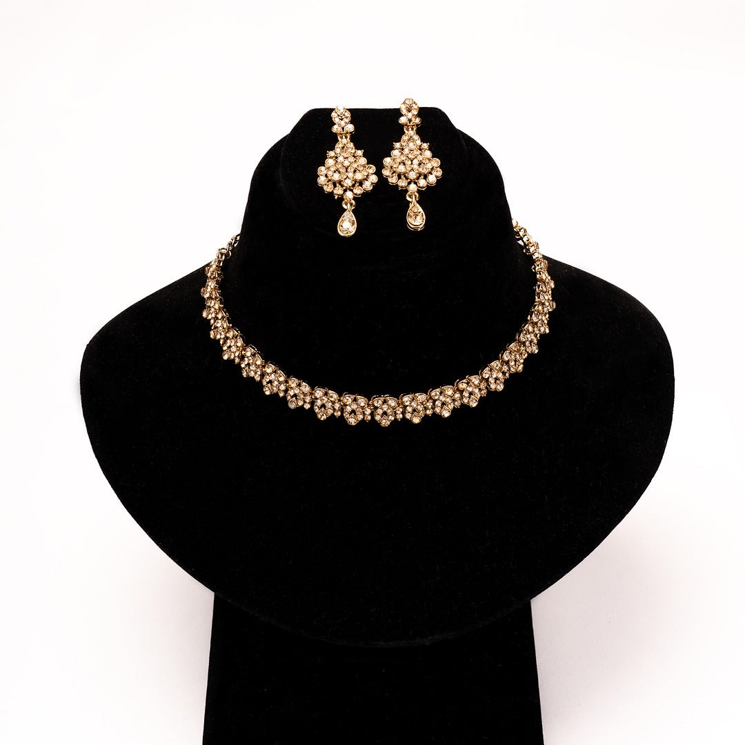 Regal Radiance Kundan Necklace Set - Drape Yourself in Timeless Glamour