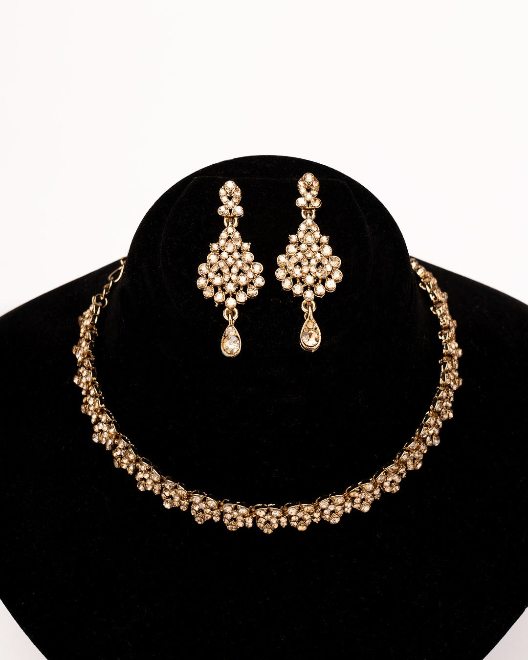 Regal Radiance Kundan Necklace Set - Drape Yourself in Timeless Glamour