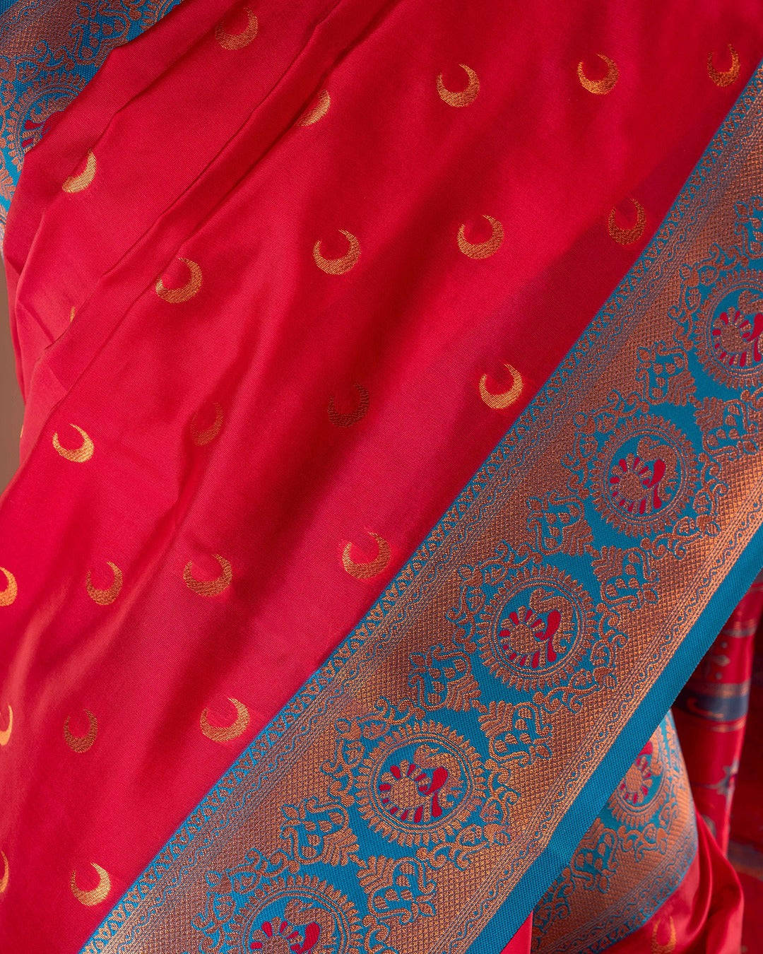 Kanya Kathaa – Red Paithani Saree with Blue Border & Golden Zari